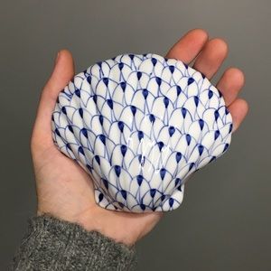 Andrea by Sadek hand painted porcelain shell EUC